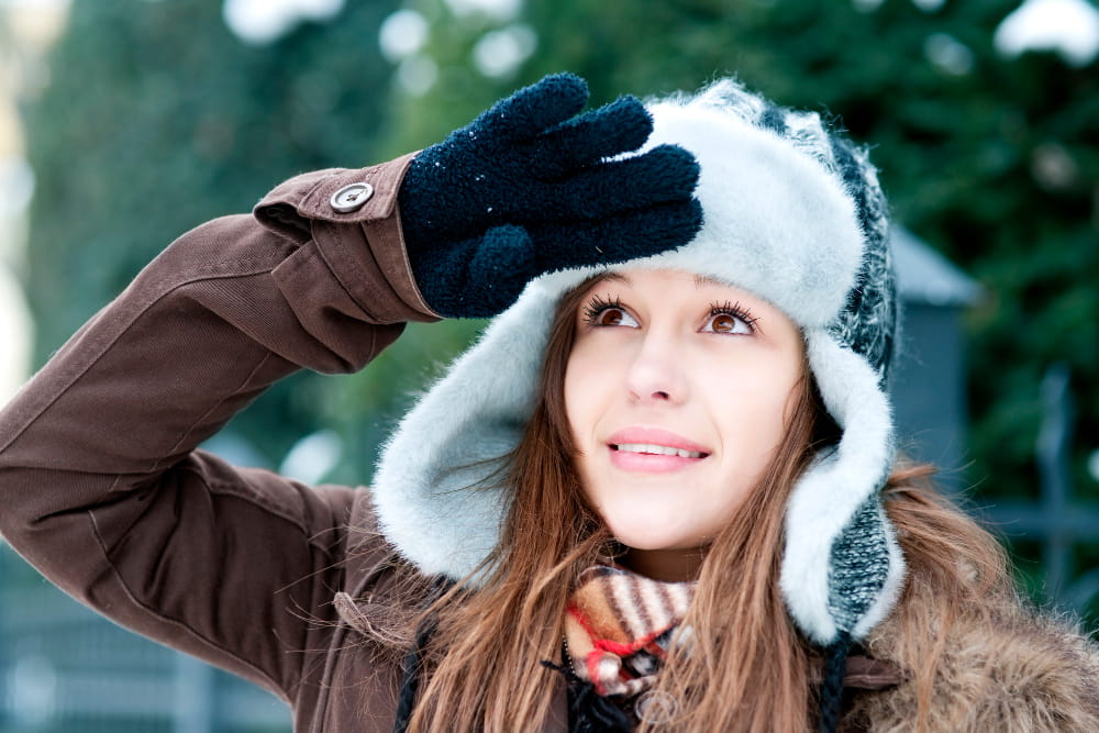 9 Expert Tips to Protect Your Skin in Cold Weather
